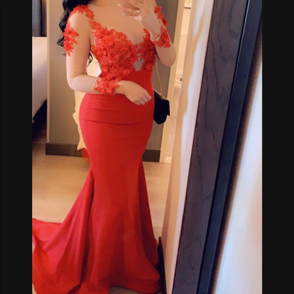 Worn once for a couple hours.great condition!